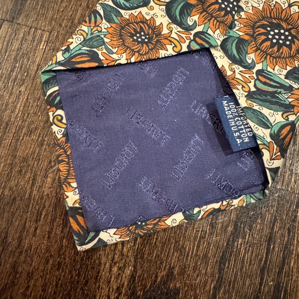 Liberty of London Tie Sunflower Patterned Cotton - Picture 5 of 5